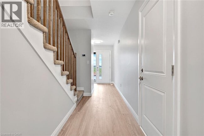 Building Photo - 520 Orr St