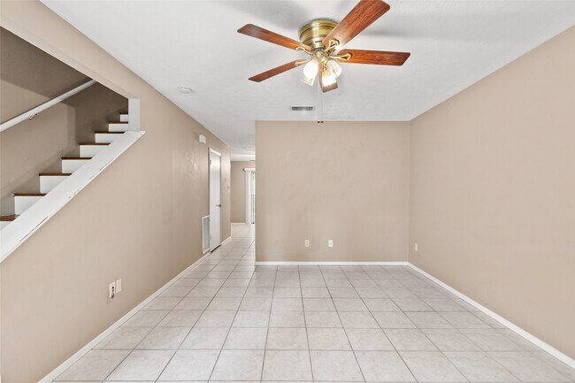 Foto del edificio - 2521 Crosstimbers Dr