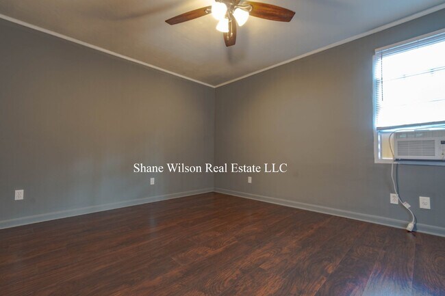 Foto del edificio - Cozy Upstairs 1 BR / 1 BA Duplex Unit For ...
