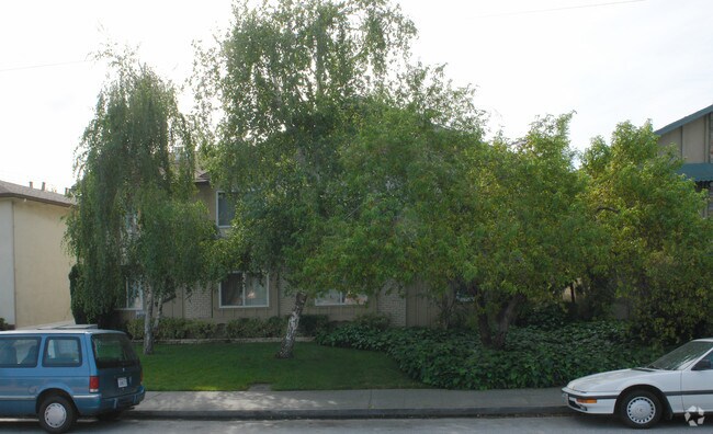Building Photo - Brentwood Apartments