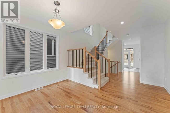 Photo du bâtiment - 623 Idyllic Ter