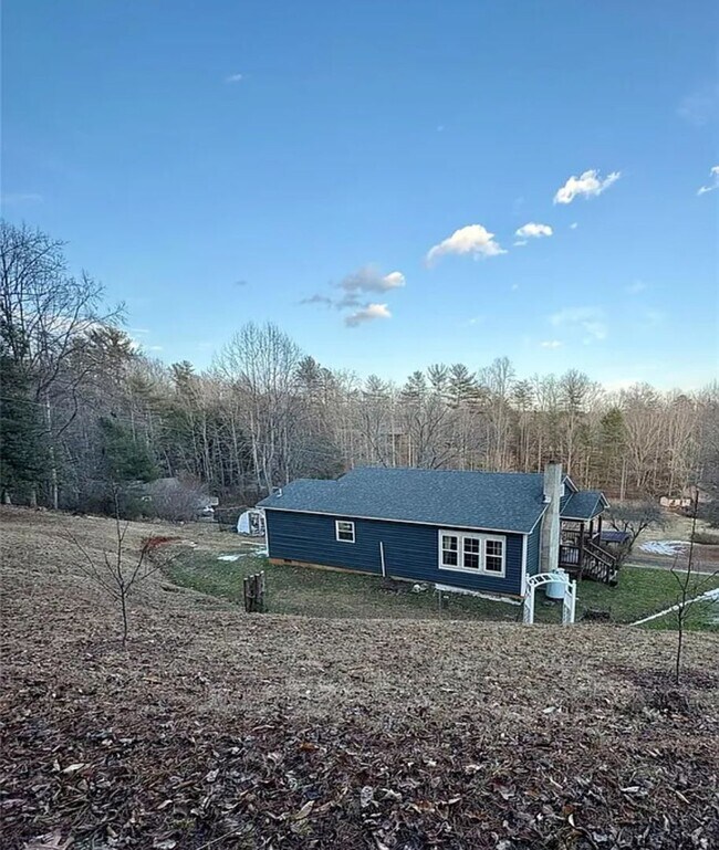 Foto del edificio - 2050 Blowing Rock Blvd