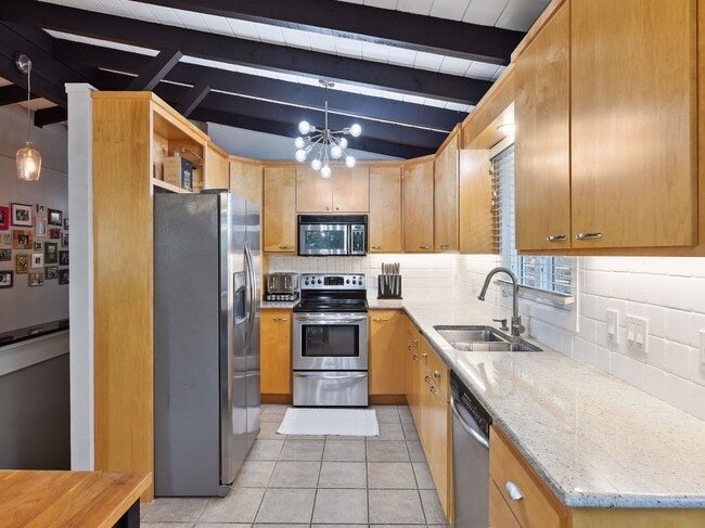 Building Photo - 6017 Halifax Ave S