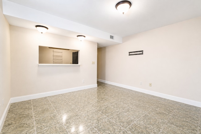Building Photo - 7126 Waterside Dr