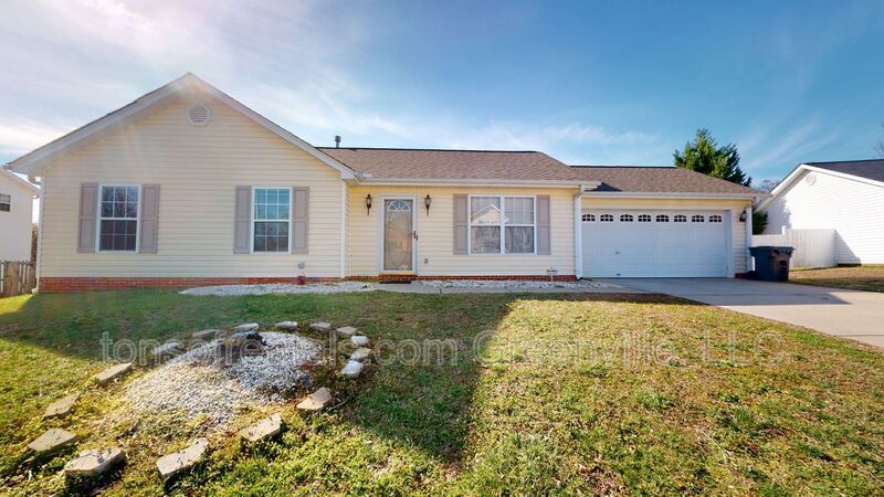 Primary Photo - 206 Juniper Leaf Way