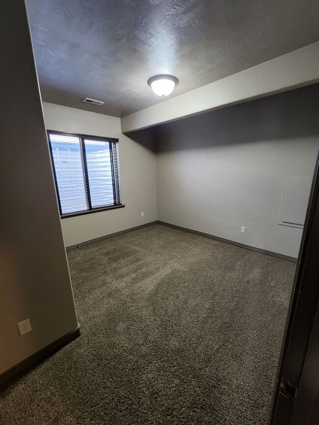 Building Photo - 11369 Hereford Ct