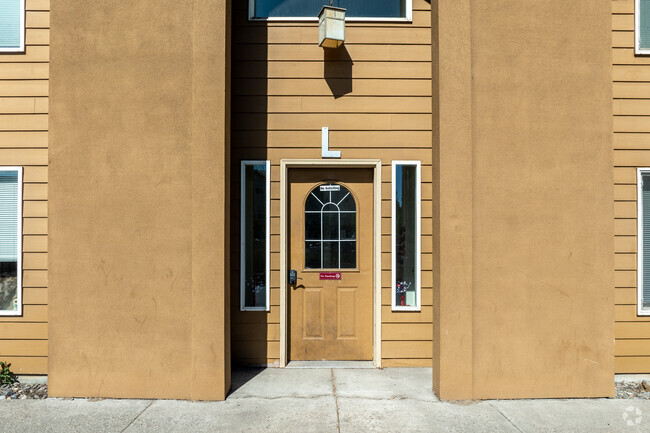 Building Entrance - Stone Creek Apartments