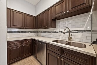 Building Photo - 1103 Dulles Ave