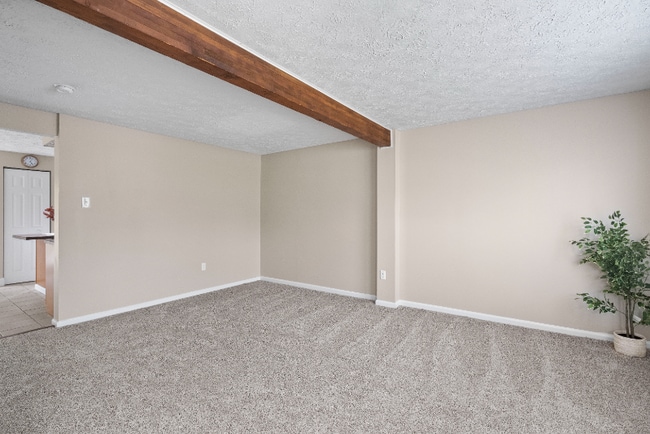 Building Photo - 131 Spruce Woods Ct