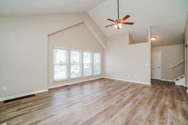 Foto del edificio - 486 Rambling Brook Dr