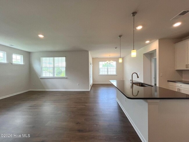 Building Photo - 512 Ragapple Ln