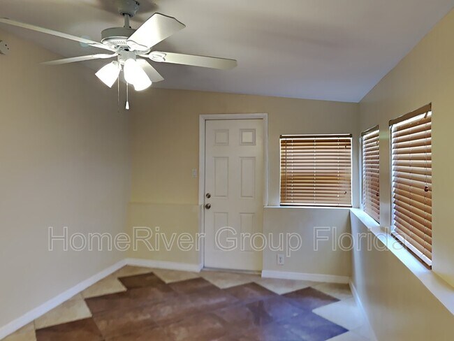 Building Photo - 2356 Shelby Dr