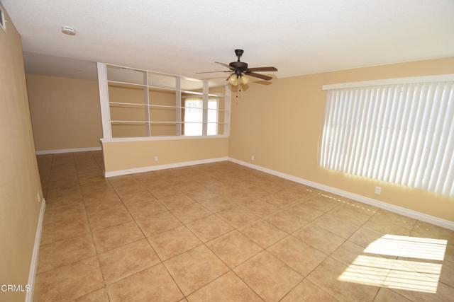 Foto del edificio - 5230 Laurel Park Dr