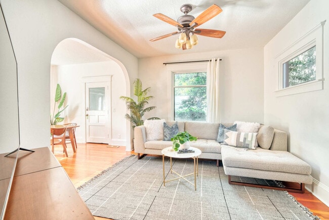 Foto del edificio - 4500 NE Garfield Ave.