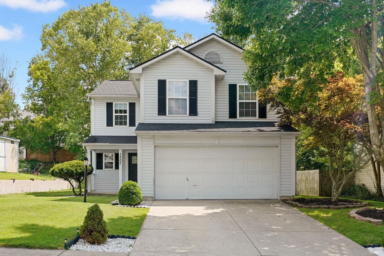 Foto principal - 1507 W Edinburgh Bend