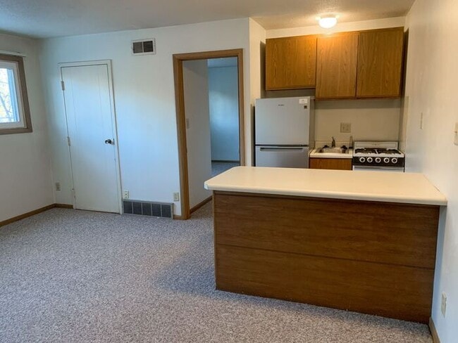 Building Photo - $995 | 1 Bedroom, 1 Bathroom House |*Cat Friendly | Available for Immediate Move In!
