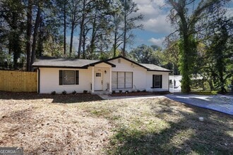 Building Photo - 1508 Peachcrest Rd