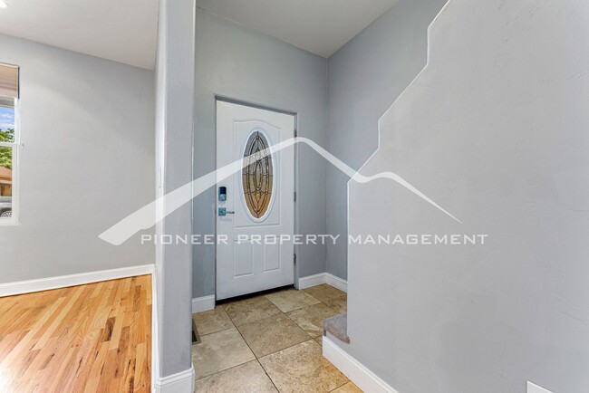 Building Photo - Live Close to Downtown Denver with Backyar...