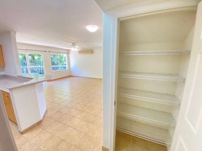 Building Photo - Launani Valley Duplex Unit