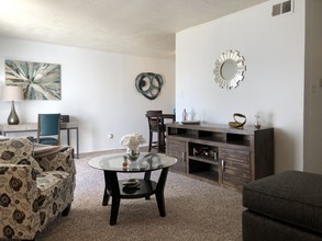 Knoll Ridge Townhomes & Apartments photo'