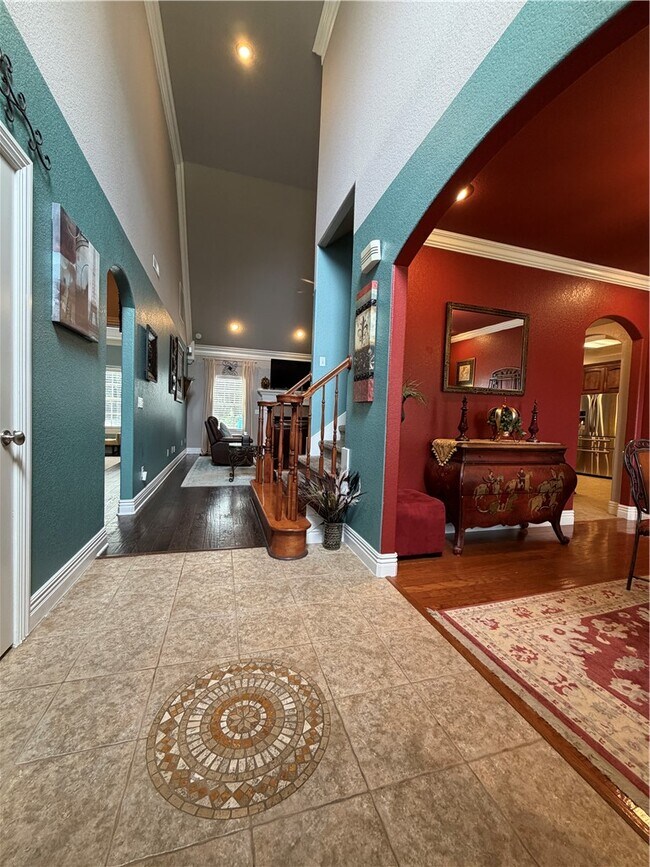 Foto del edificio - 2234 Tall Tree Ln