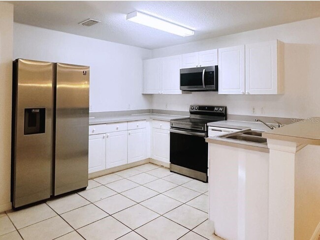 Building Photo - 2770 Club Cortile Cir