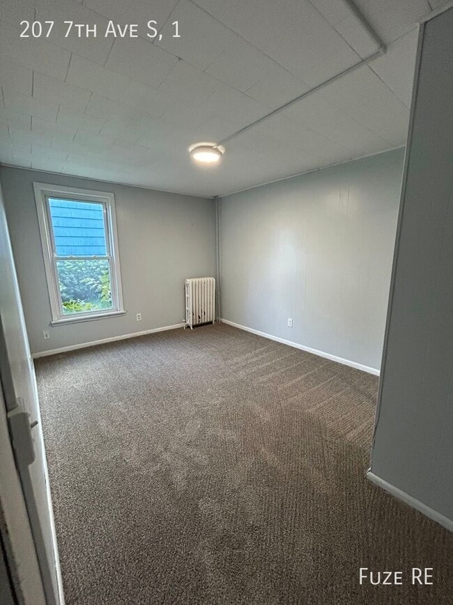 Building Photo - 207 7th Ave S