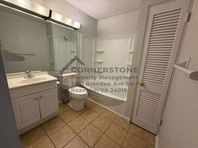 Building Photo - 6502 Carefree Ln