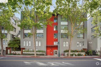 Building Photo - 6466 Hollis St