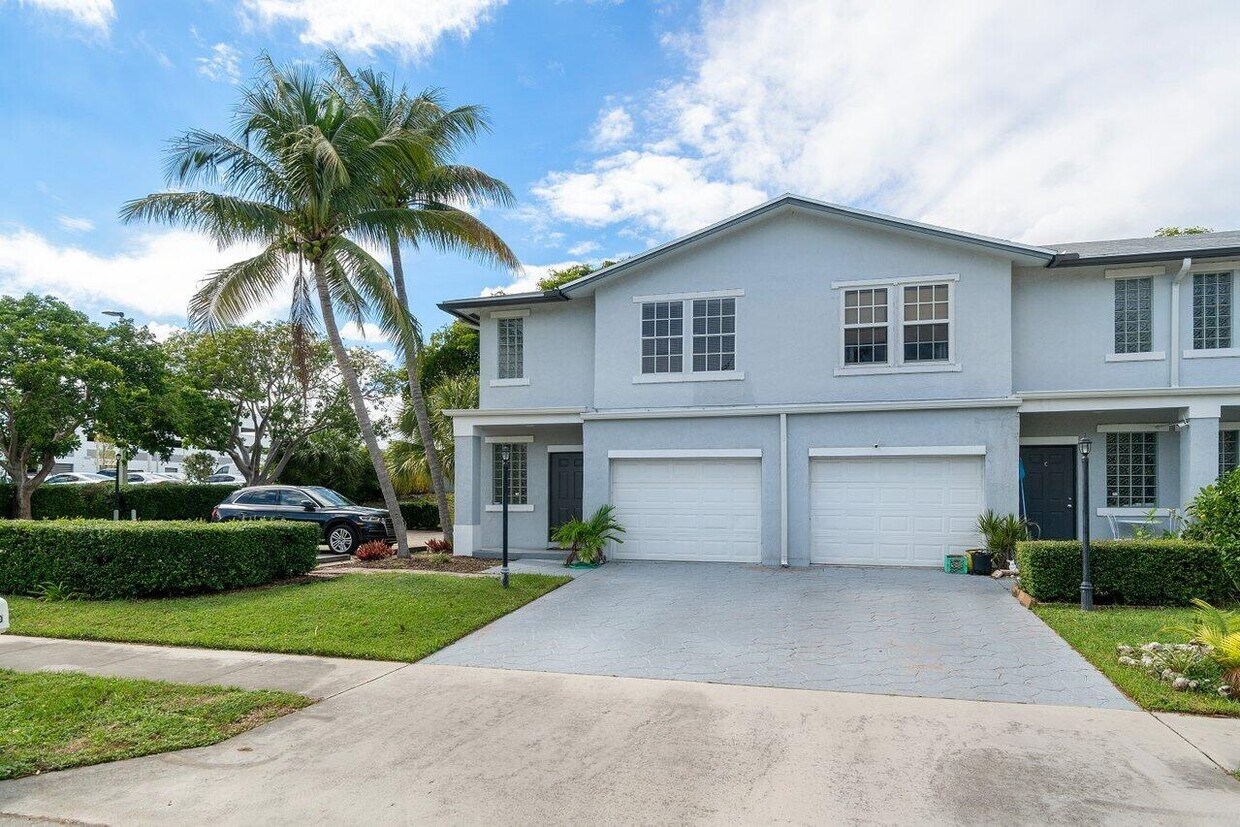 Primary Photo - 2350 Florida Blvd