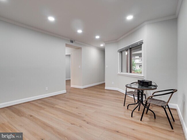 Foto del edificio - 1951 Sagewood Ln