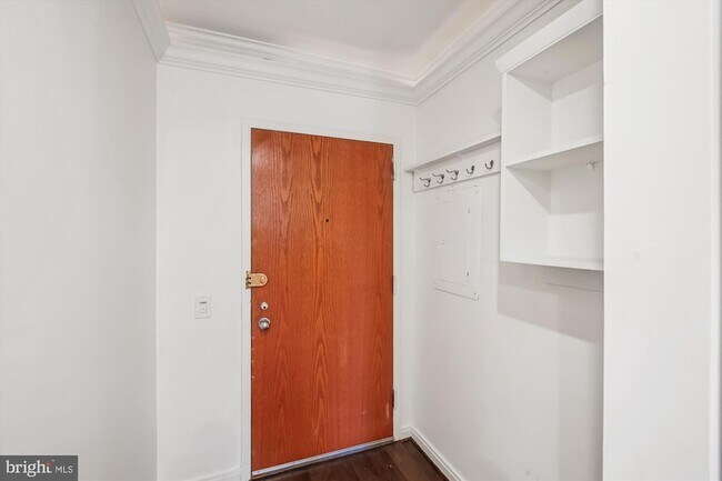Foto del edificio - 649 C St SE