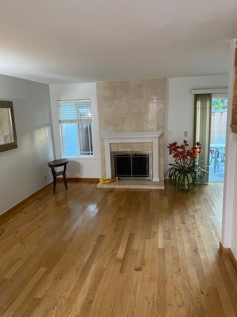 Foto del edificio - 1375 Sydney Dr