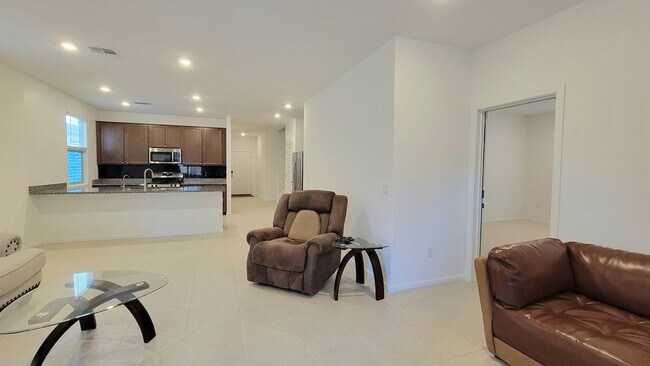 Foto del edificio - 7152 W Vineridge Dr