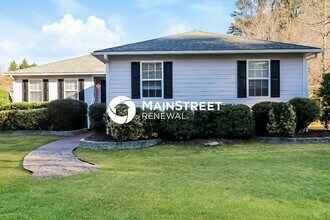 Building Photo - 3613 Cove Dr