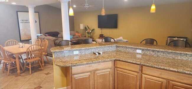 Building Photo - 5615 Sunfish Ct