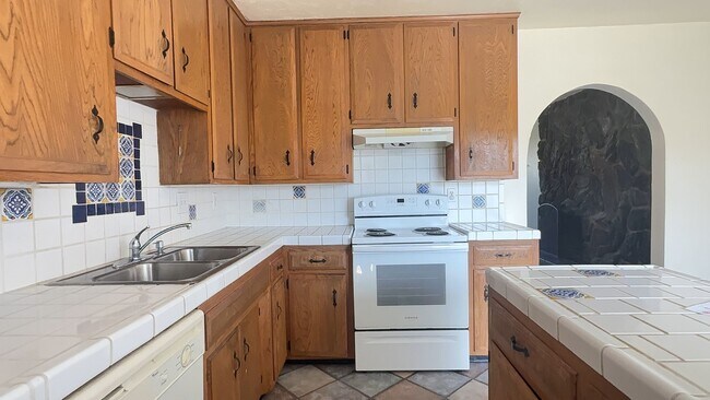 Foto del edificio - Charming 2bd 1bth Duplex