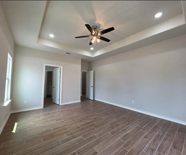 Building Photo - 408 Eldon Cir