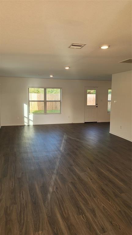 Foto del edificio - 5434 Logan Dale Dr