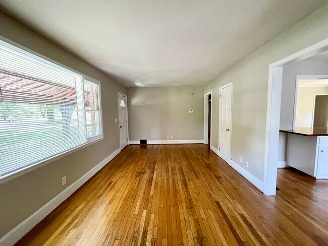 Building Photo - Rosewood
