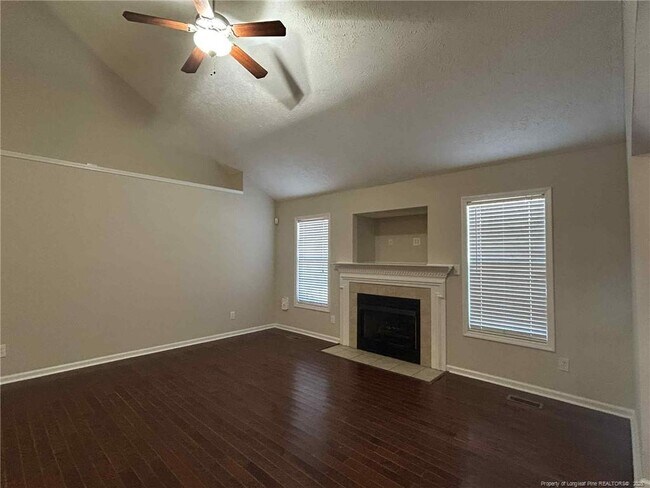 Building Photo - 5918 Lillytrotter Dr