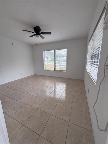 Foto del edificio - 3871 SW 12th Pl