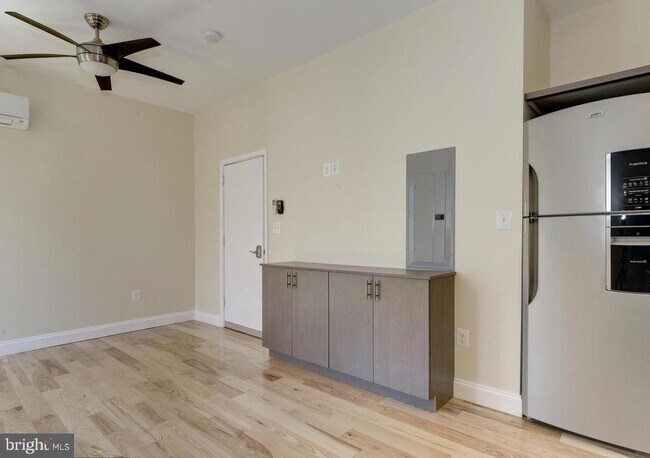 Foto del edificio - 1102 5th St NW