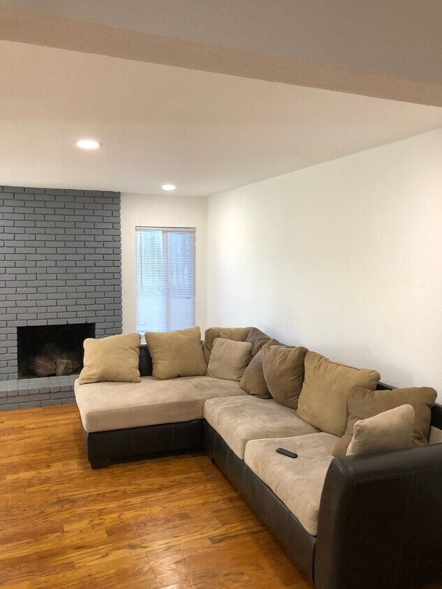 Foto del edificio - 948 Golden Leaf Way