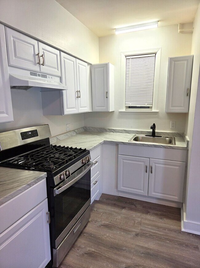 Foto del edificio - 91-99 Ives Street