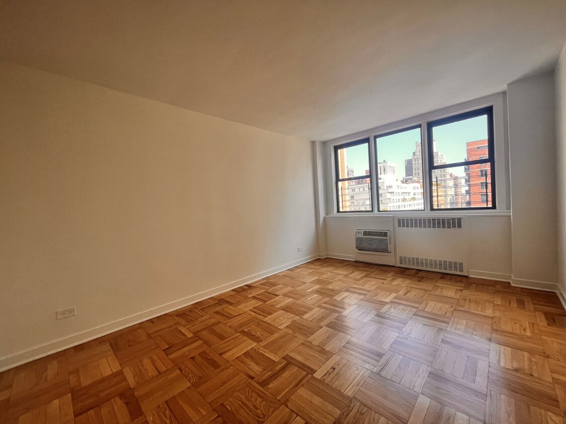 Foto principal - 435 E 79th St