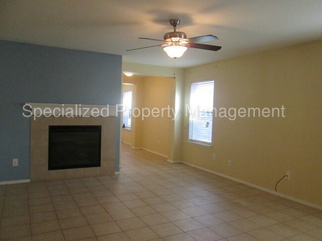 Building Photo - 9120 Sun Haven Way