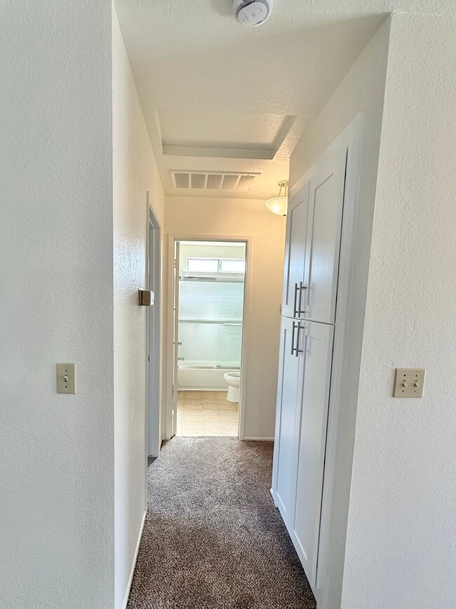 Foto del edificio - 200 Northwoods Ave