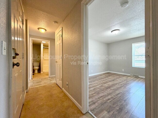Foto del edificio - 273 E Forest Ave