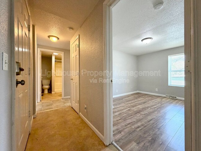 Building Photo - 273 E Forest Ave